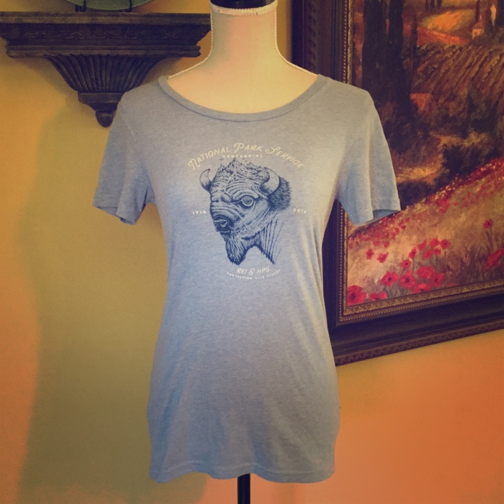 Rei- Collaboration with the NPS Buffalo tee. SZ XS